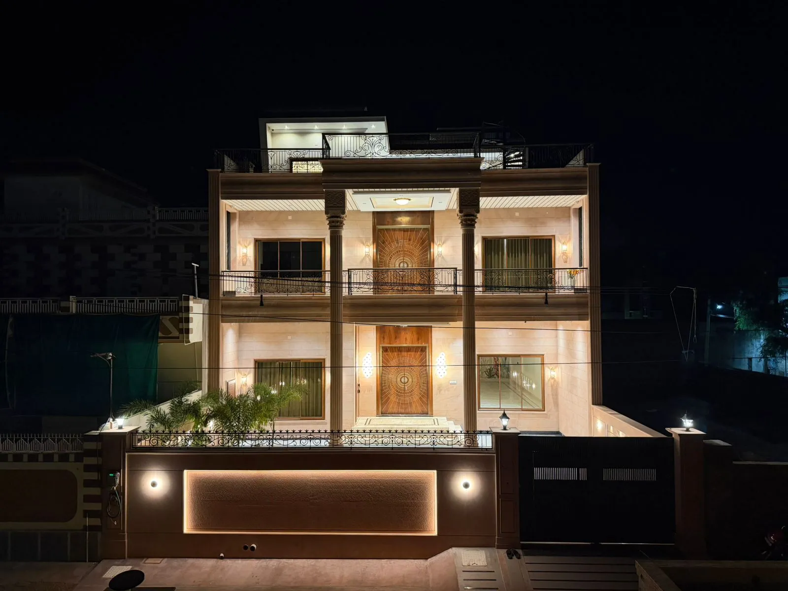 A focused showcase of three residential projects shaped through turnkey discipline, craft and site execution.